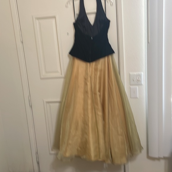 Vintage  80’s  Organza / Velvet Ballgown. sz 12 - Picture 4 of 7